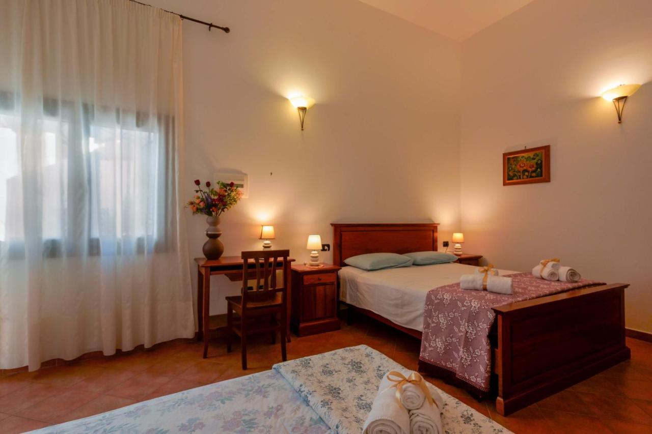 Bed And Breakfast Cairoli Exclusive Room San Pietro Vernotico Exterior foto