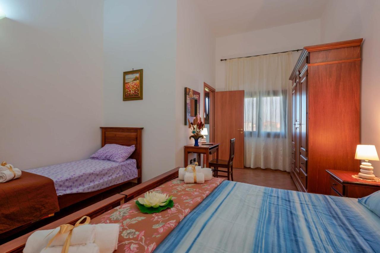 Bed And Breakfast Cairoli Exclusive Room San Pietro Vernotico Exterior foto