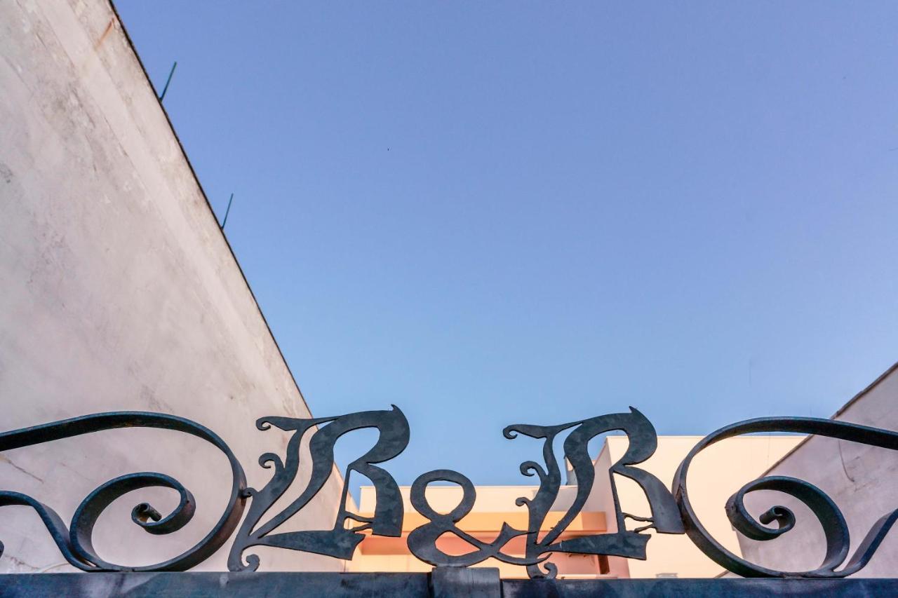 Bed And Breakfast Cairoli Exclusive Room San Pietro Vernotico Exterior foto