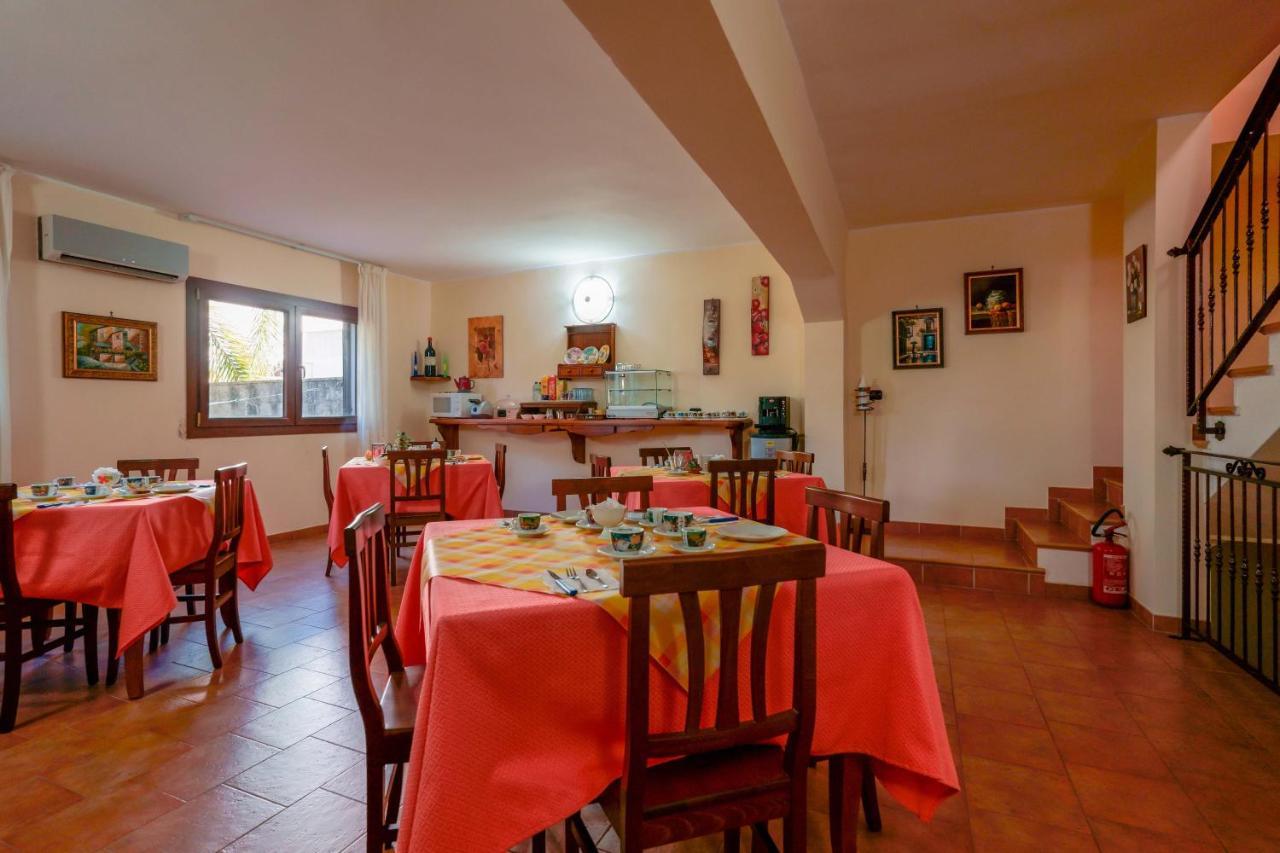 Bed And Breakfast Cairoli Exclusive Room San Pietro Vernotico Exterior foto
