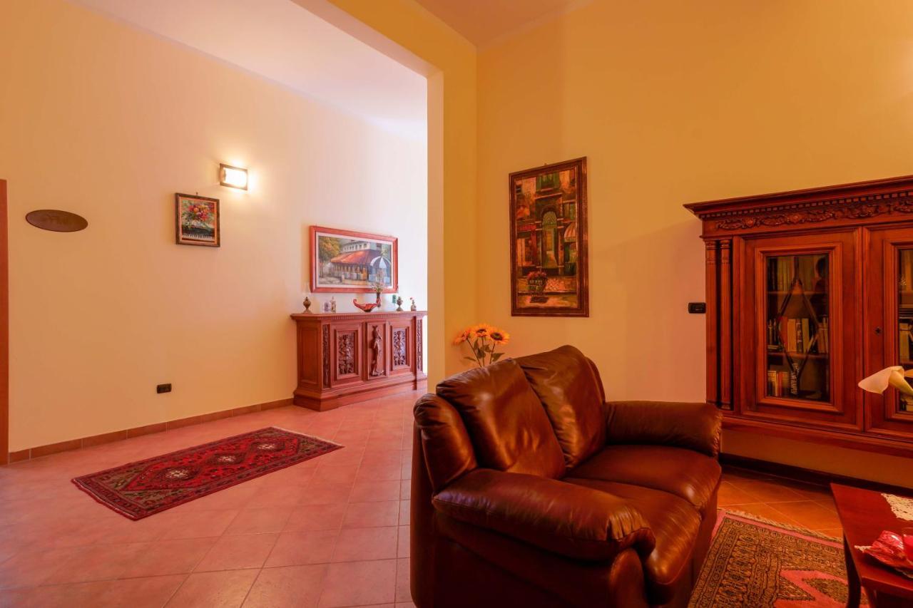 Bed And Breakfast Cairoli Exclusive Room San Pietro Vernotico Exterior foto