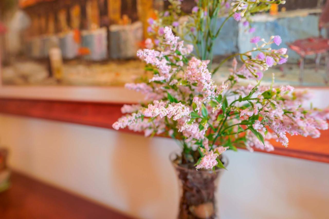 Bed And Breakfast Cairoli Exclusive Room San Pietro Vernotico Exterior foto