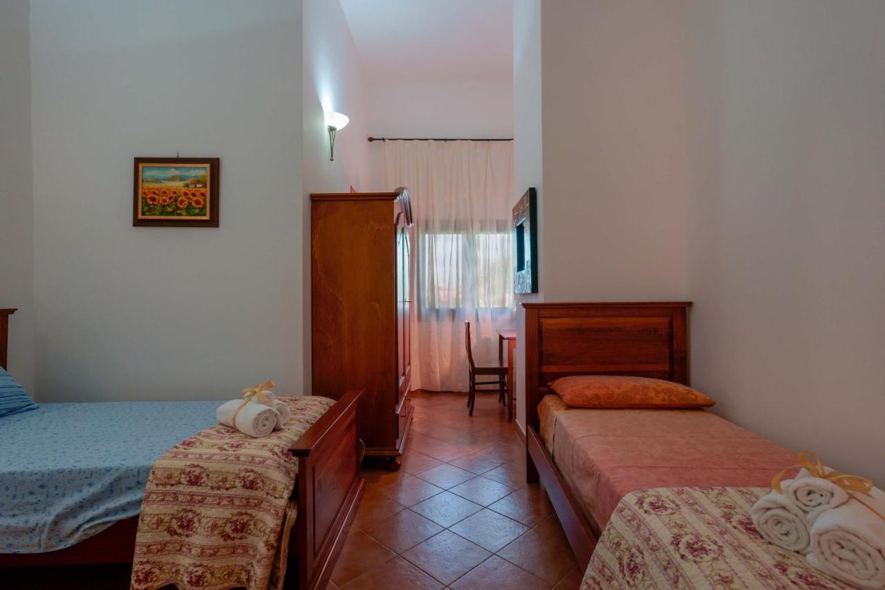 Bed And Breakfast Cairoli Exclusive Room San Pietro Vernotico Exterior foto