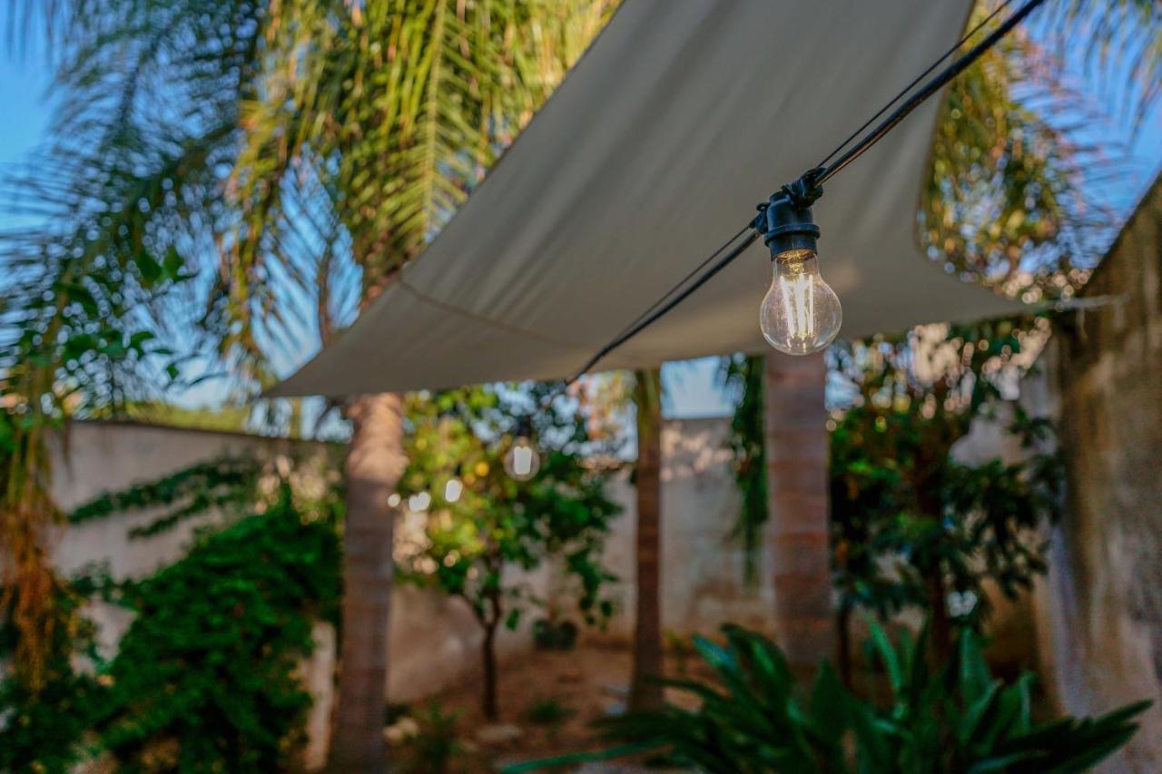 Bed And Breakfast Cairoli Exclusive Room San Pietro Vernotico Exterior foto
